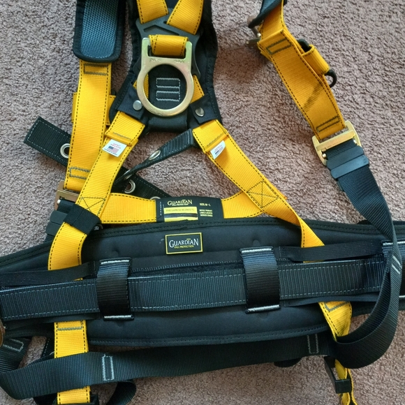 Fall arrest harness - Picture 3 of 6
